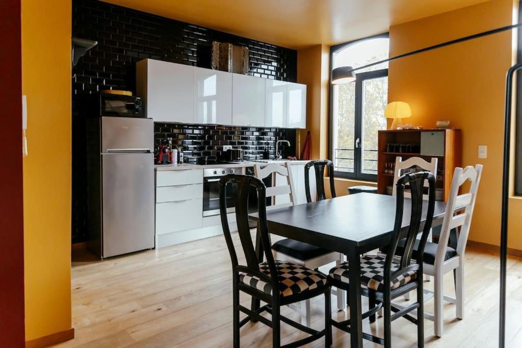 Appartamento Le Retro Chic - Grand Duplex Pour 6 Dans Le Centre Liegi Esterno foto